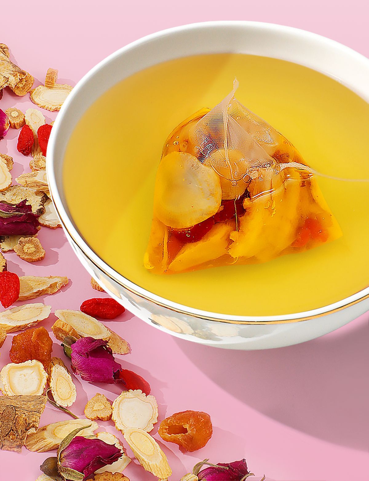 Astragalus Angelica Codonopsis Red Date Longan Goji Herbal Tea Bag Combination for Women Daily Wellness 324g in use