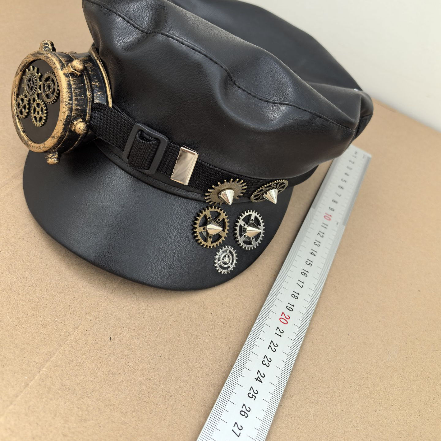 Manual de engranajes gafas de un solo ojo gorra de periódico punk oscuro gótico remachado gorra de lengua de pato 324