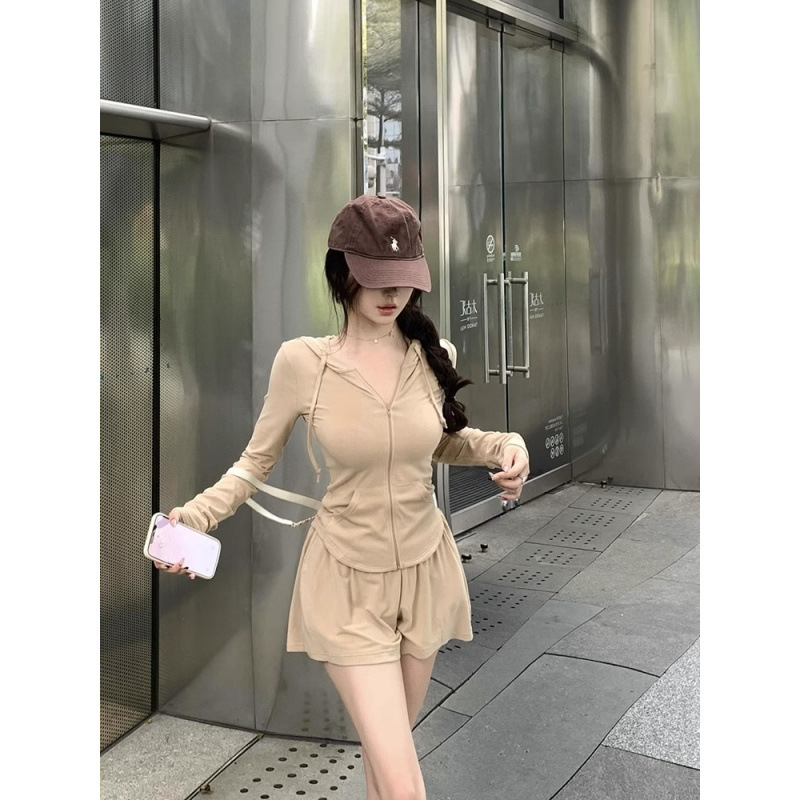 Pure Lust Style Sports Suit for Women Summer New Slim Fit Hooded Ice Silk Sun Protection Top High Waist Casual Shorts Two-Piece Set