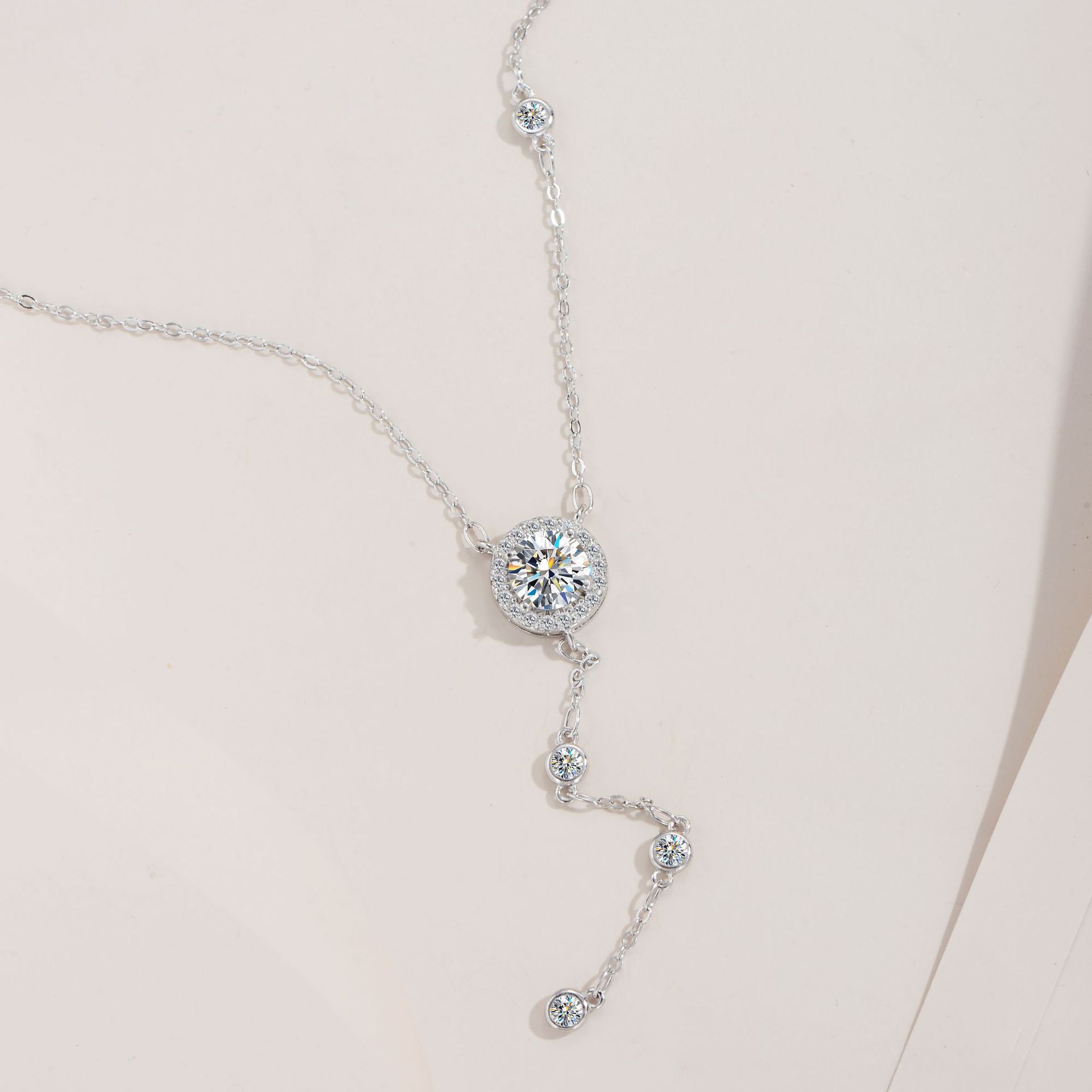 Elegant Round Tassel Sterling Silver Moissanite Zircon Necklace In Bulk display picture 2
