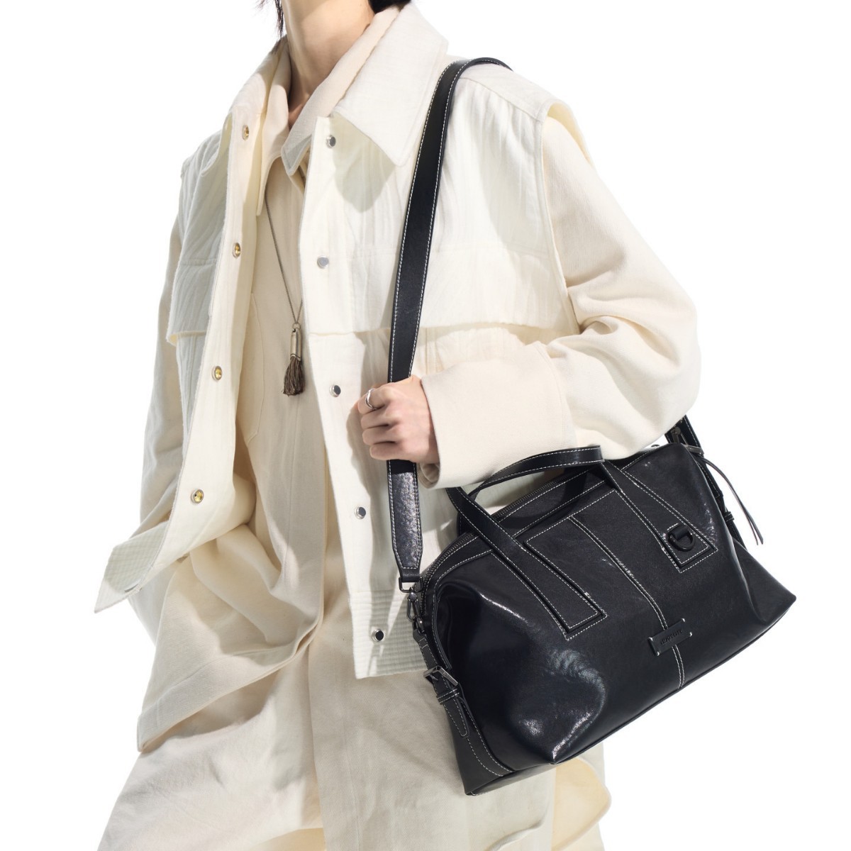 INJOYLIFE Square-Edge Boston Bag - Versatile Large Capacity Cowhide Shoulder, Crossbody, and Handbag for Travel and Commuting - Thumbnail 4