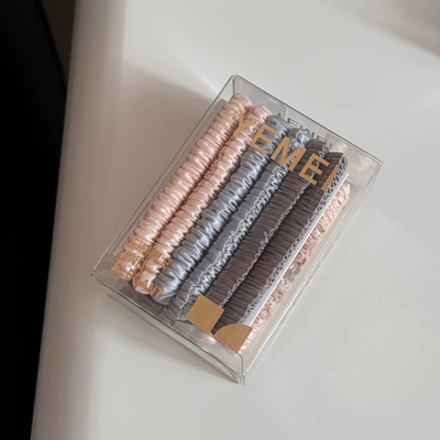 Boxed satin high-elasticity hair ties Saç üçün rezinlər - boxed-satin-hair-ties-blue-and-pink