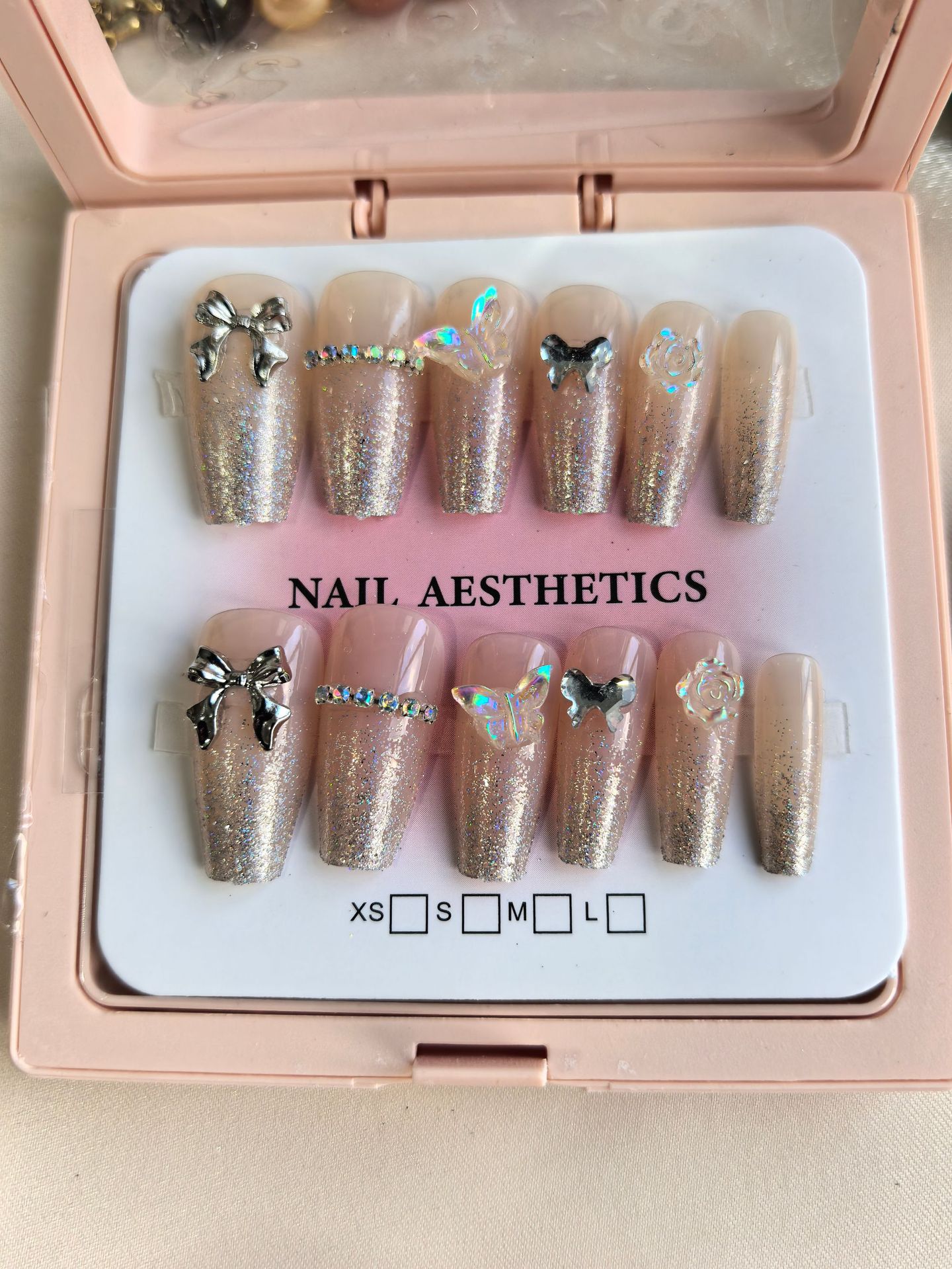 Caja de exhibición marco de fotos más taladro manicure suministro fuente de uñas DIY francés color delgado manicure falso salón al por mayor