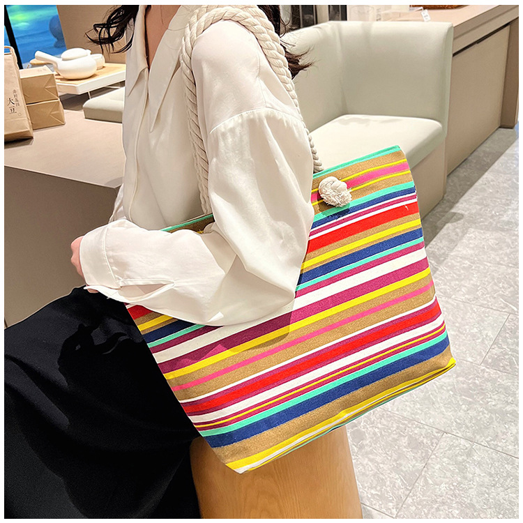 Women's Medium Canvas Geometric Stripe Streetwear Sewing Thread Square Zipper Tote Bag display picture 22