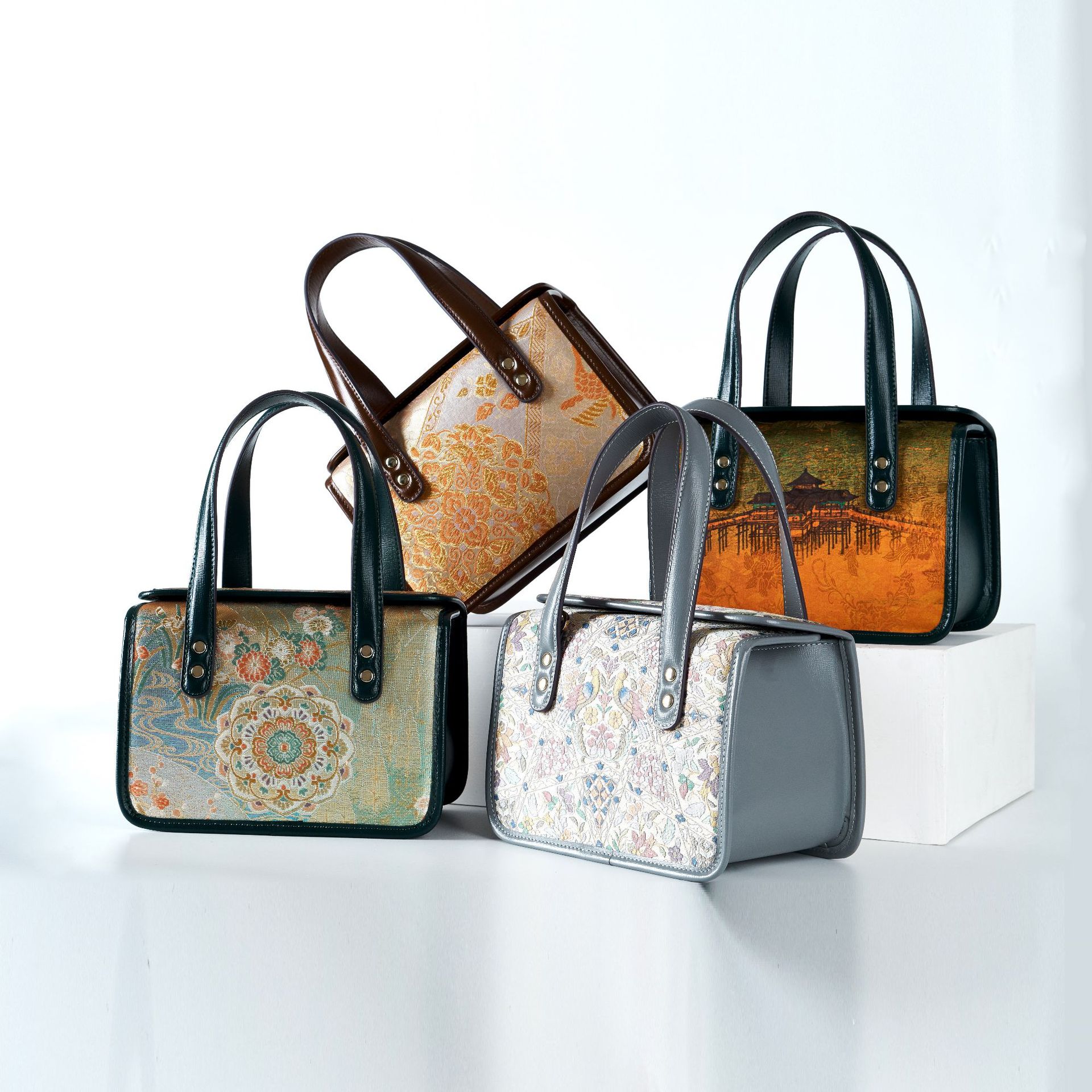 2022 New Banquet Evening Bag For Women, Ethnic Style Top Grain Cowhide Shoulder Bag With Tassel, In Stock