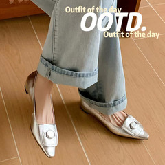 法式氣質尖頭粗跟單鞋女2024年春秋新款小眾紐扣通勤工作鞋女