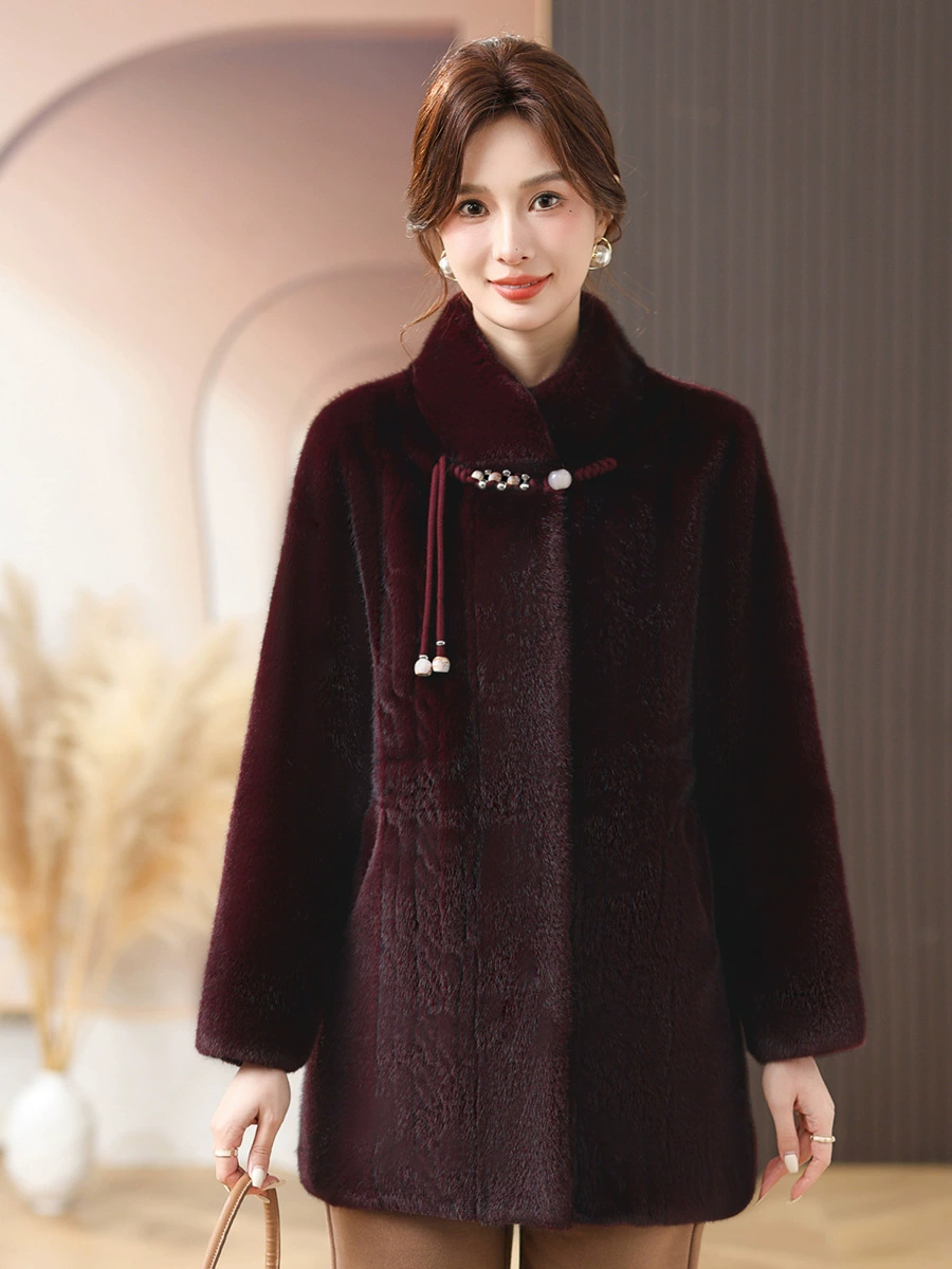 Velvet down jacket for mother, for middle age, western style