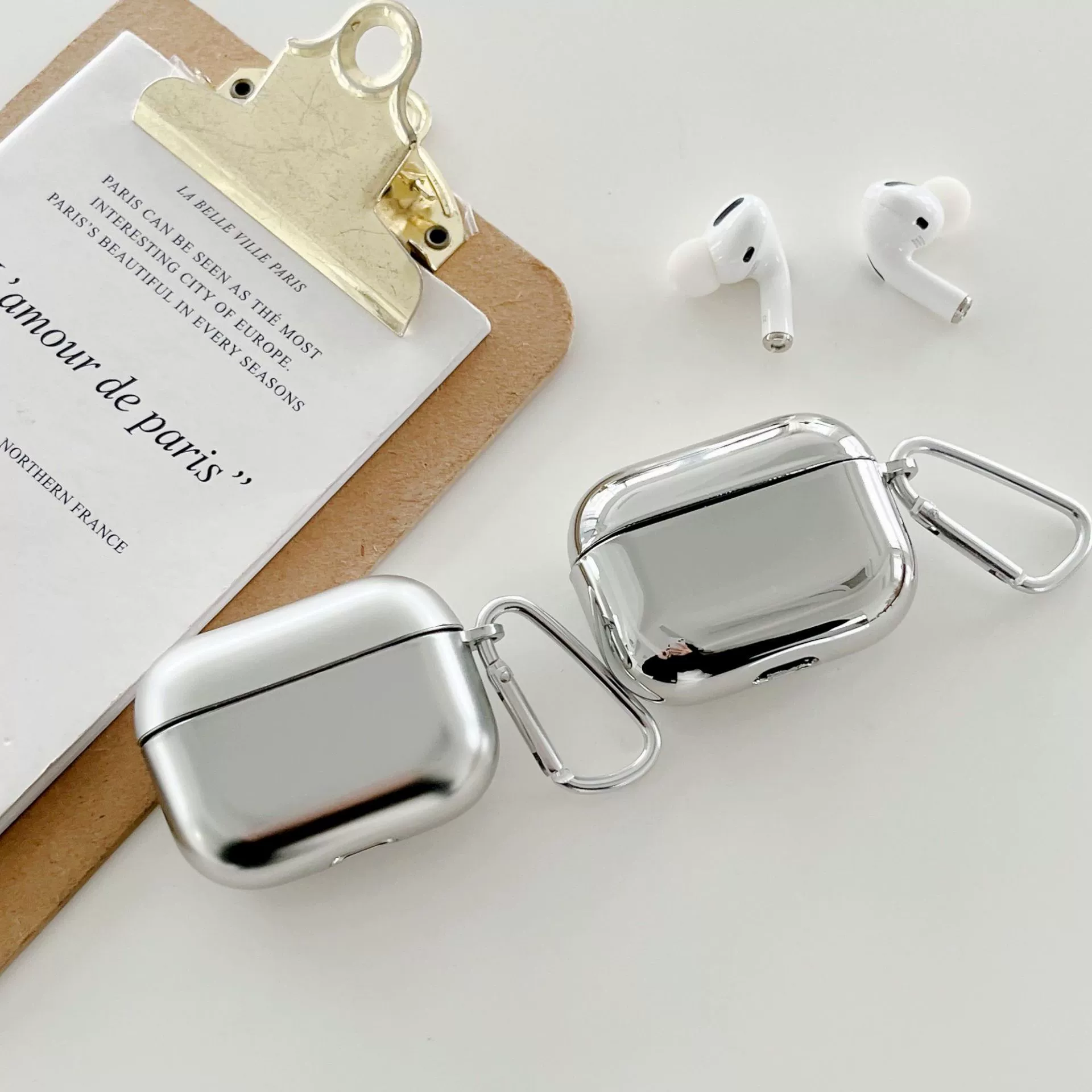 Защитный чехол для Apple AirPods (совместим: 1/2/3/Pro/Pro2/4/Pro3), серебристое зеркало или матовое, карабин