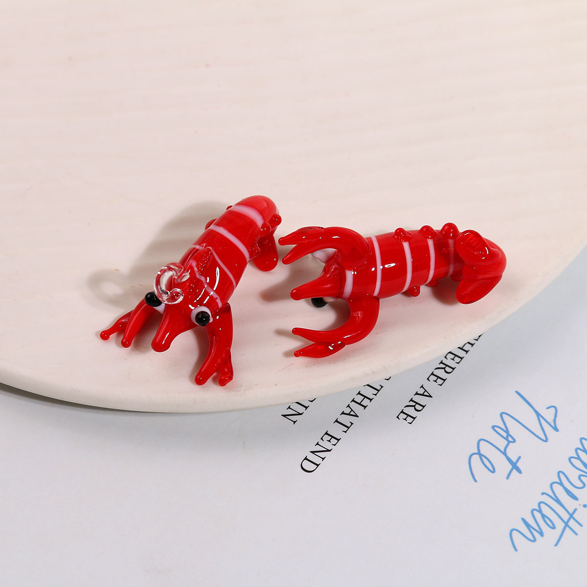 6g Weight Pendant Jewelry Making Type 21*36mm Jewelry Making Size DIY Jewelry Accessories Classification 1 Piece Quantity glass Material Lobster Pattern Irregular, Enamel Design Elegant, Simple Style, Streetwear Style 1 Piece 21*36mm Glass Lobster Pendant 9