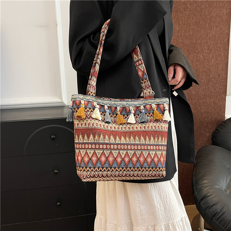 Chaozhou mujeres estampación nacional bolsa de lino 2025 primavera nueva bolsa de mano de gran capacidad bolsa de hombro flange image 3
