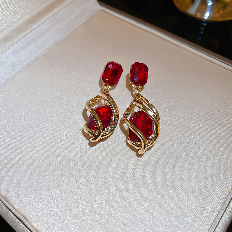 Red earrings drop-shaped