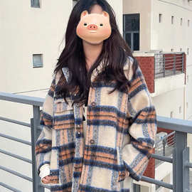 小香风格子毛呢外套女秋冬2025新款宽松加厚显瘦小个子牛角扣大衣