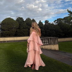 ヨーロッパとアメリカの国境を越えた対外貿易婦人服の新しい2025夏の新しい多層サスペンダードレス