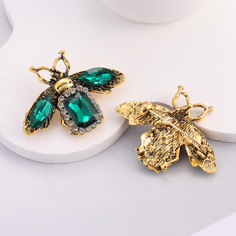 New Diamond-Studded Brooch Cute Creative Bee Anti-Exposure Chest Flower Personalized Colorful Pin Suit Clothing_voghion.com