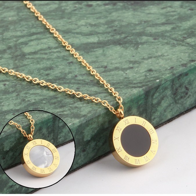 Collar de acero de titanio para mujeres simple y versátil estilo ligero de lujo nicho diseño de alta calidad no decoloración joyería de cadena de clavícula al por mayor