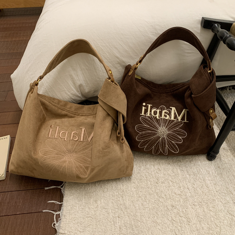 Large-Capacity Tote Bag 2025 Autumn and Winter New Fashion Commuter Shoulder Underarm Bag Niche Texture Handbag