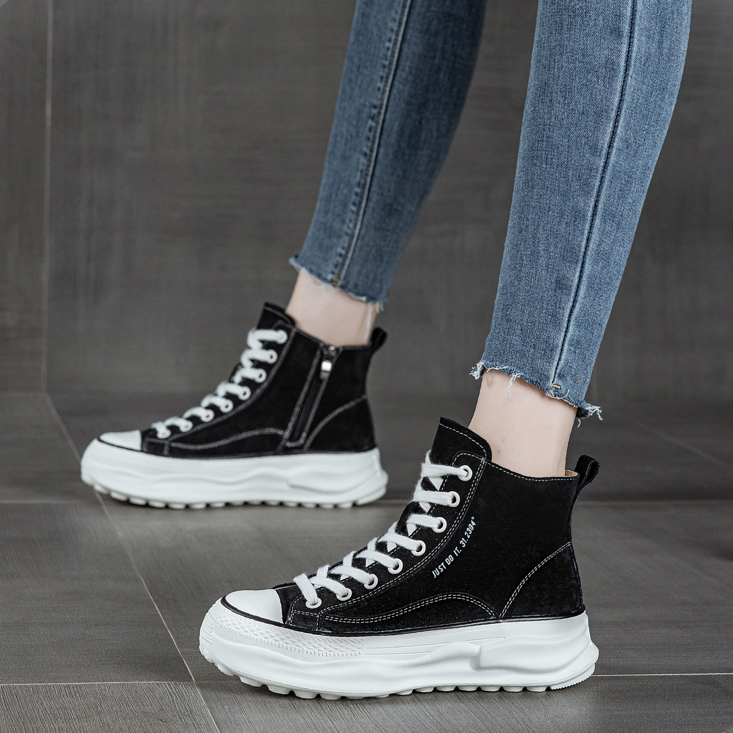 Genuine Leather Thick-Soled High-Top White Shoes for Women 2025 Autumn and Winter New Style Lightweight, Comfortable and Versatile Fashionable Casual Sports Boots