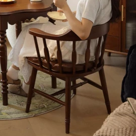 实木床;餐桌;餐椅