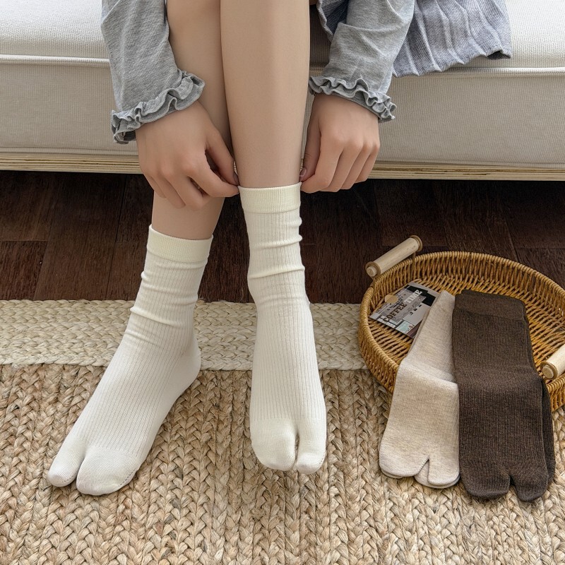 Women's two-toe socks, autumn mid-calf cotton socks, two-finger socks, stacked socks, Japanese-style seamless toe socks