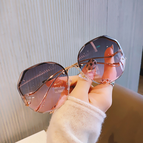 Ladies' sunglasses, Instagram-style sun glasses, street-style fast-paced Korean-style fashionable sun glasses