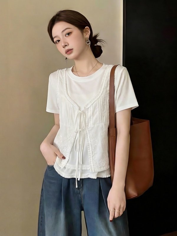 Áo thun nữ tay ngắn cổ tròn phối ren vintage hai lớp buộc nơ — Hai mảnh trắng