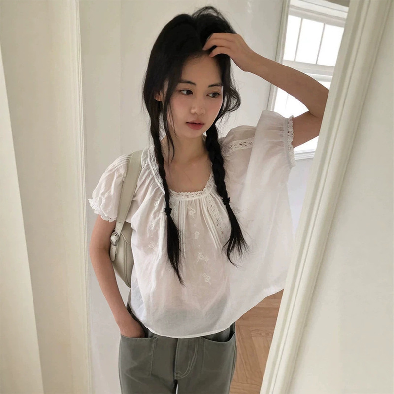 Now available: Baby Jiang's same style embroidered lace short-sleeve shirt, Korean designer women's clothing, round-neck lace Korean-style top Now available: Baby Jiang's same style embroidered lace short-sleeve shirt, Korean designer women's clothing, round-neck lace Korean-style top