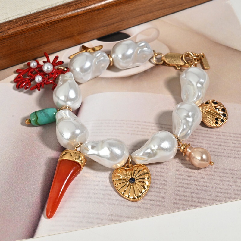 Dopamine New Coral Shell Flower Pendant for Women, Niche Design, Irregular Pearl Fashion Light Luxury Bracelet Dopamine New Coral Shell Flower Pendant for Women, Niche Design, Irregular Pearl Fashion Light Luxury Bracelet