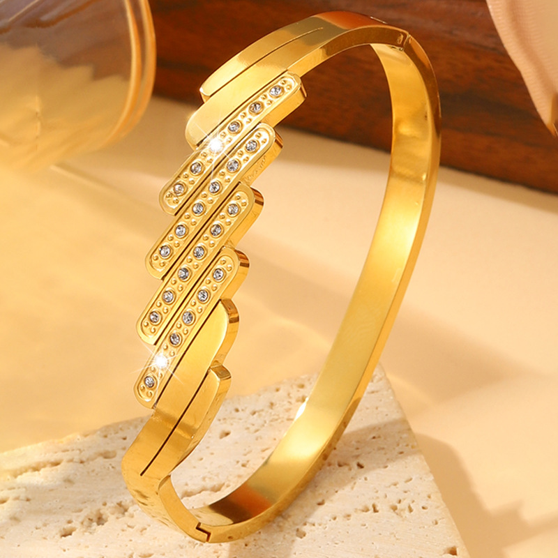 Brazalete de acero de titanio japonés y coreano variado estilo de pareja de diamantes irregulares personalidad simple diseño brazalete mujer no decoloración joyas