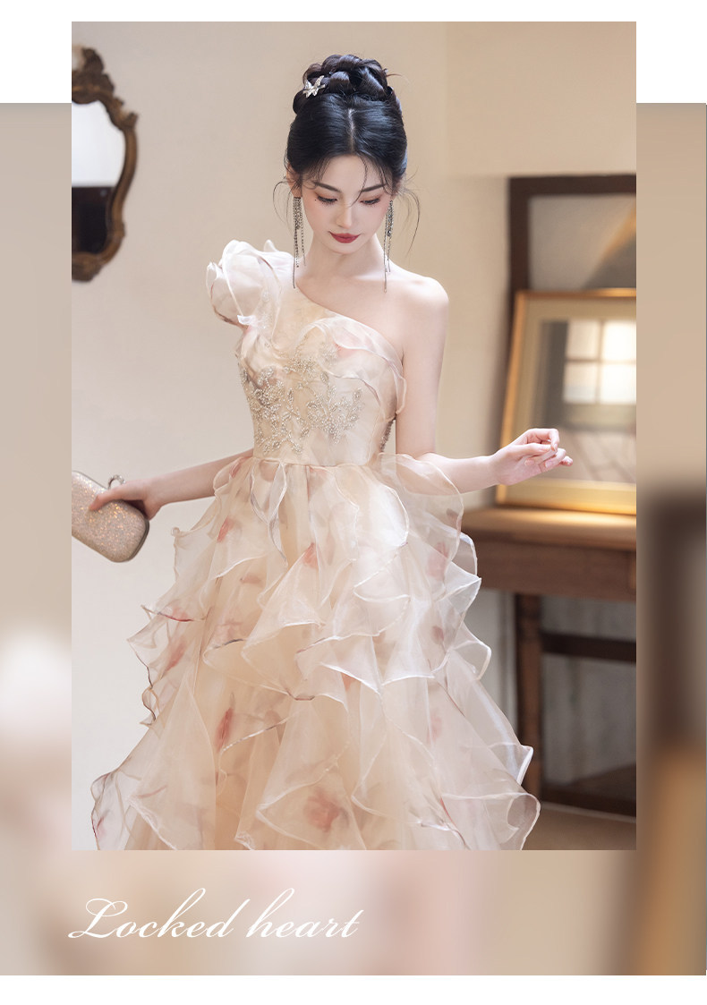Đầm maxi nữ thắt eo kiểu công chúa tay phồng, cổ lệch vai, phong cách sang trọng — Màu ảnh chi tiết 8