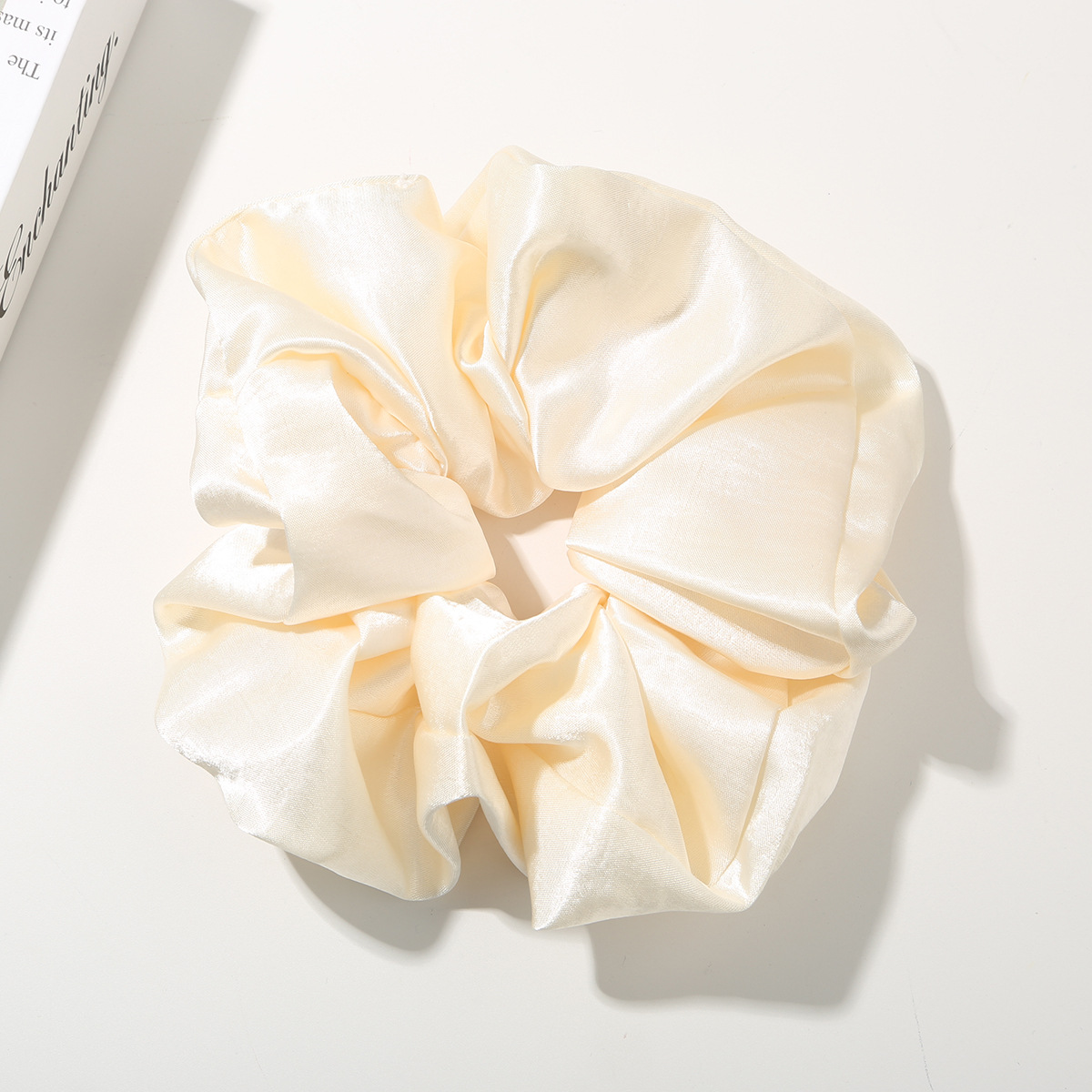 #1 밀키 화이트 - 스트리머 새틴 스타일