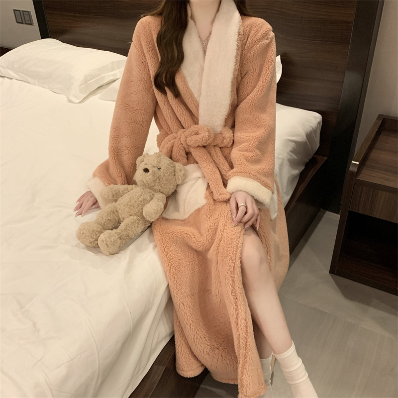 Women's Nightgown Autumn and Winter Sweet Princess Style Coral Fleece Thickened Long Plush Sleepwear Bathrobe Women's Nightgown Autumn and Winter Sweet Princess Style Coral Fleece Thickened Long Plush Sleepwear Bathrobe