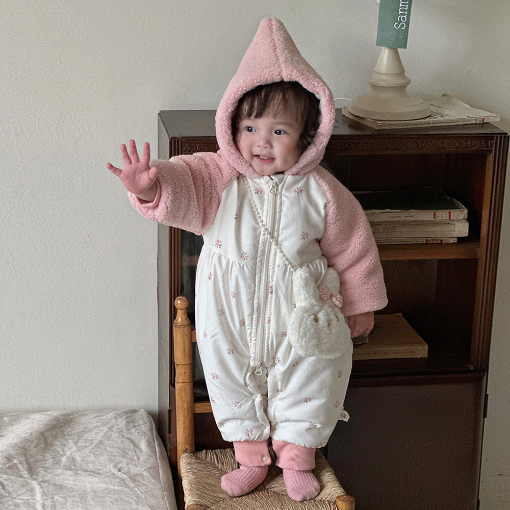 Ropa de bebé Ropa de invierno más terciopelo acolchado 1 mono estilo occidental lindo mamelucos de bebé grueso y cálido traje de salida 2