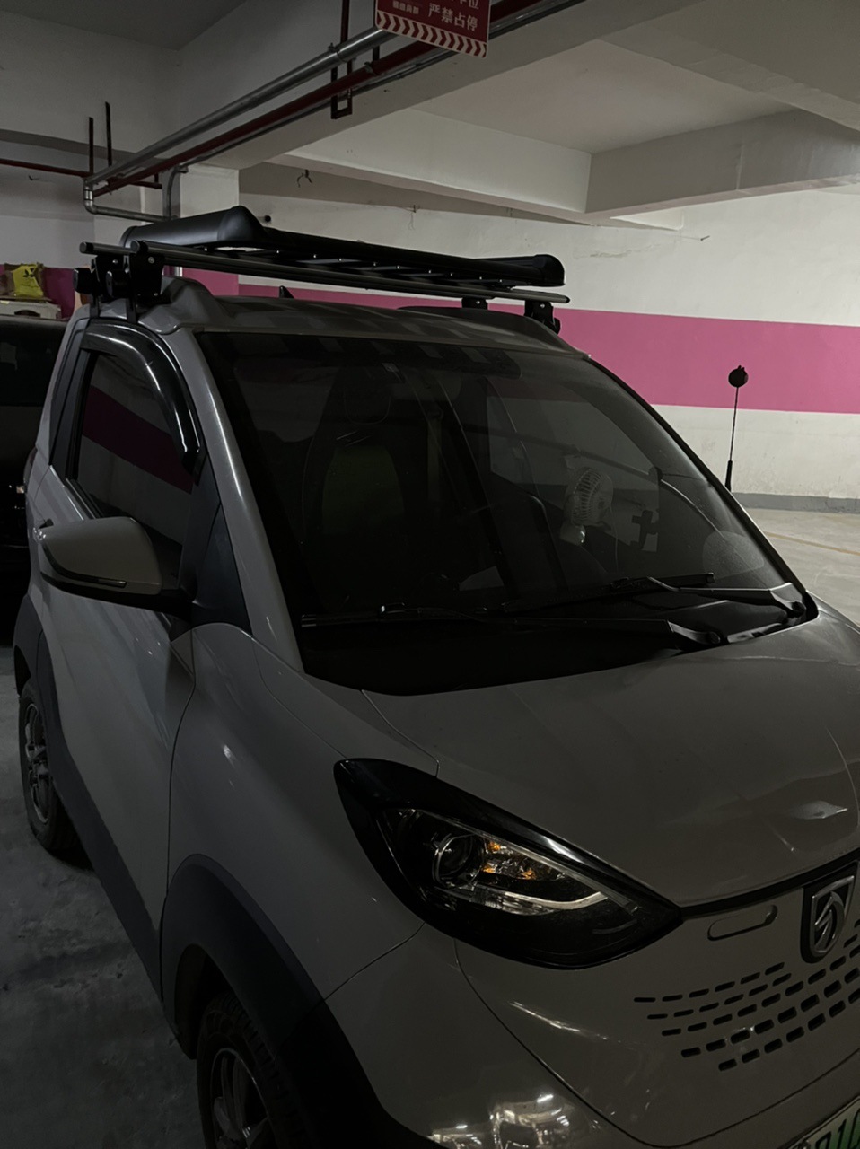 Roof rack — Wuling T03 - black-luggage-frame-dedicated-tiger-claw-crossbars
