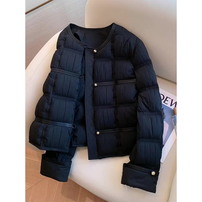 韓系の小さい香りの風の黒色の菱格のパンの服の綿服の上着の女性の冬の厚い超美しいゆったりしている綿入れの上着