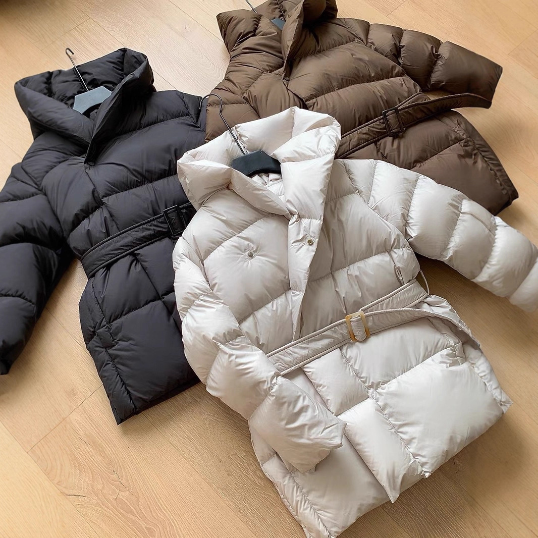 Waist-Slimming Down Jacket For Women, Hooded Short Style, 90% White Duck Down, Thickened, High-End Feel, Elegant Winter_voghion.com