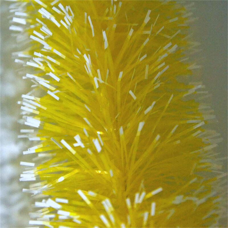 新しい2メートルの雪の毛の条は花のリボンの祝日のシーンを引っ張ります。|undefined