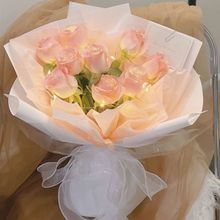 手捧花花束成品创意玫瑰生日送老婆对象浪漫情人节