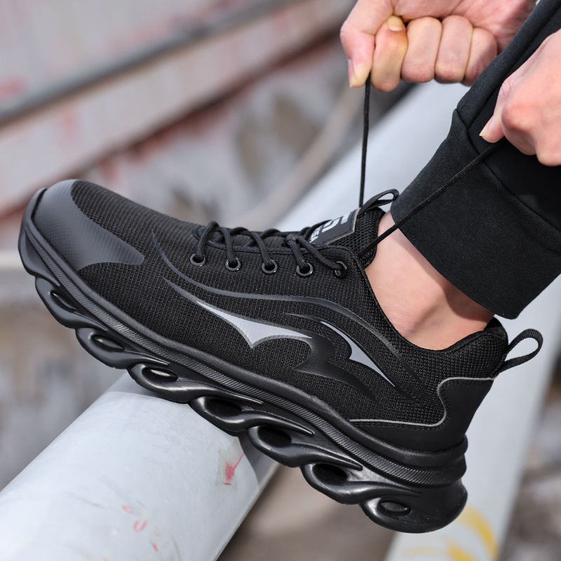 Cross-border lightweight labor protection shoes for men, anti-punching, anti-piercing, comfortable soft sole, steel toe cap safety protective work shoes for wholesale