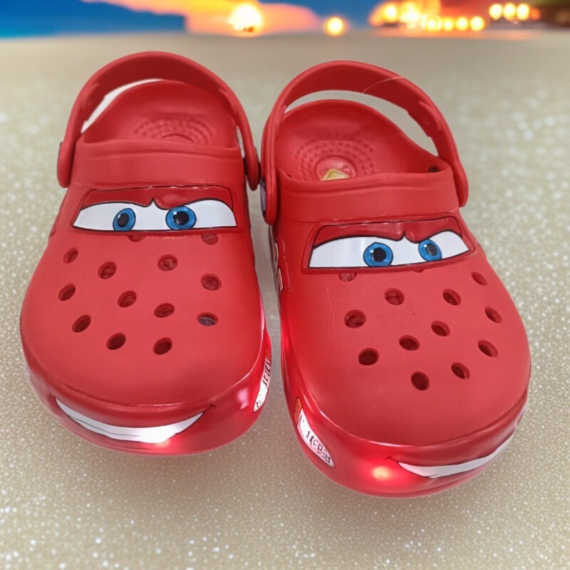 New 95 Car with Light Hole Shoes Cars Men's and Women's Shoes 2025 Beach Sandals Wholesale Couple Models.