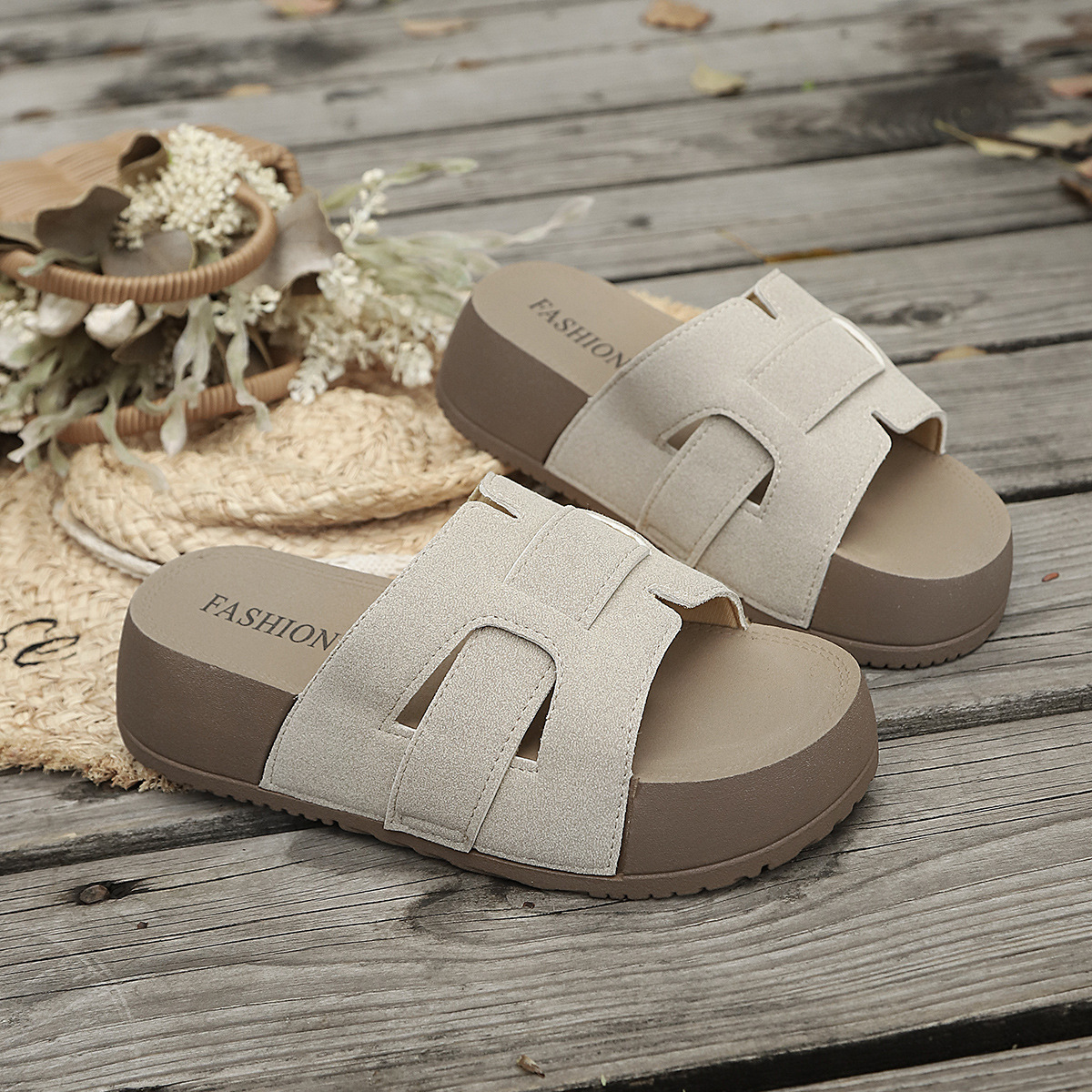 Zapatillas de suela gruesa, sandalias de moda para mujeres, 2026 verano nuevas zapatillas de playa casuales. image 8