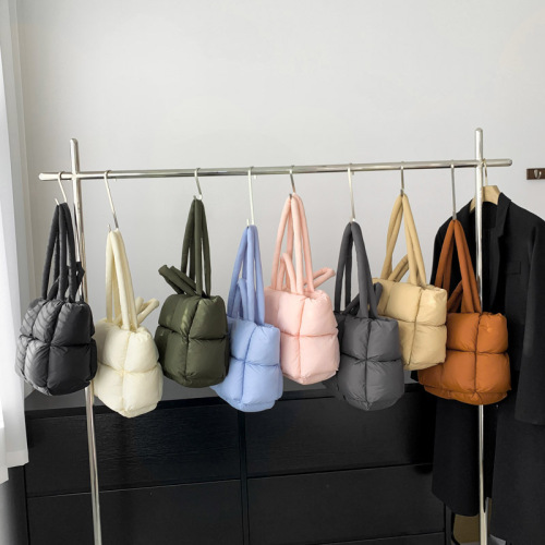 新款跨境羽绒包棉服女包简约填棉太空包托特包柔软方格手提单肩包