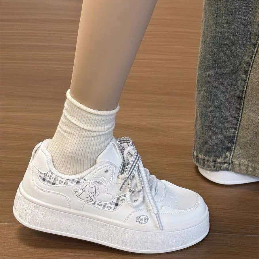 2026 verano nuevo plano antideslizante diario ligero frontal lazos de moda superficial estudiantes zapatos deportivos de mujer