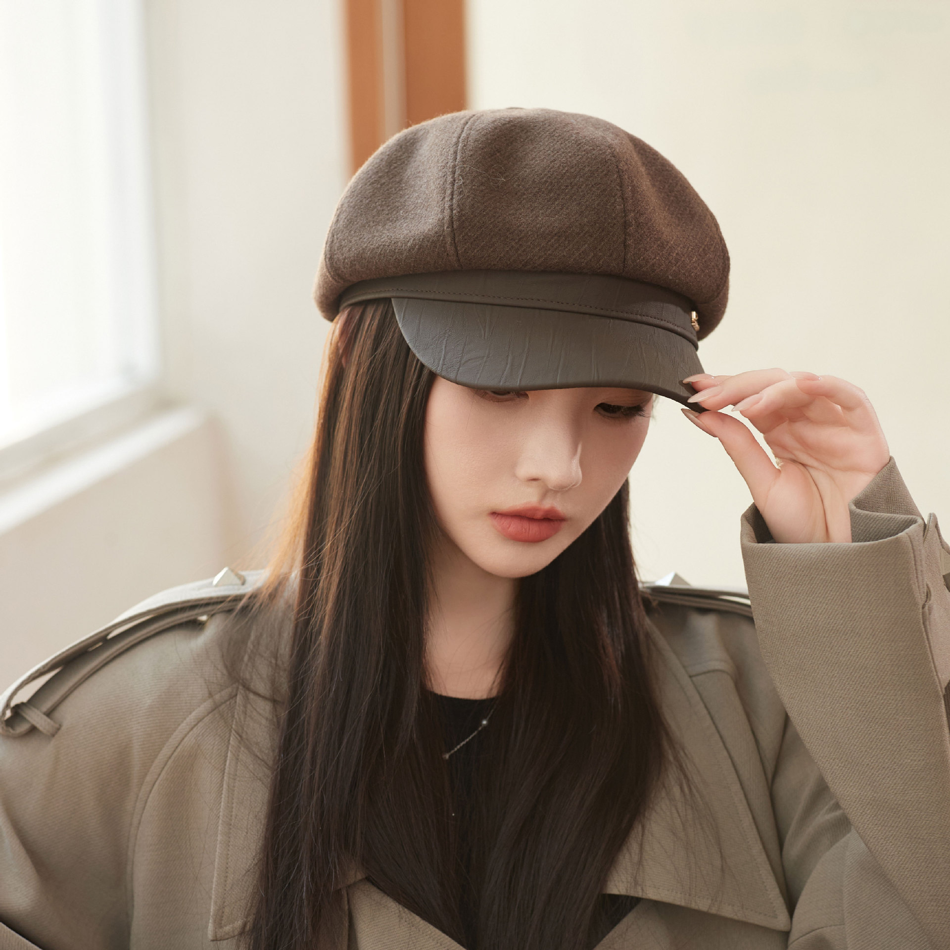 Cappello unisex alla moda in pelle con patchwork ottagonale da donna autunno-inverno vintage nero grande testa rotonda mostra viso piccolo cappello_voghion.com