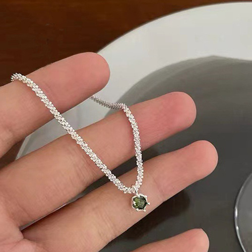 Minimalist Sweet Olive Green Diamond Pendant Starry Sky Necklace, Unique Light Luxury Shimmering Clavicle Chain