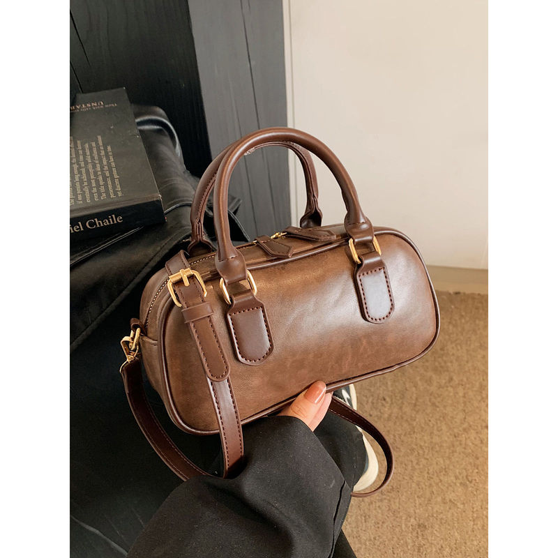 High-End Retro Small Bag for Women 2025 New Autumn and Winter Versatile Crossbody Bag Fashionable Satchel Bowling Bag