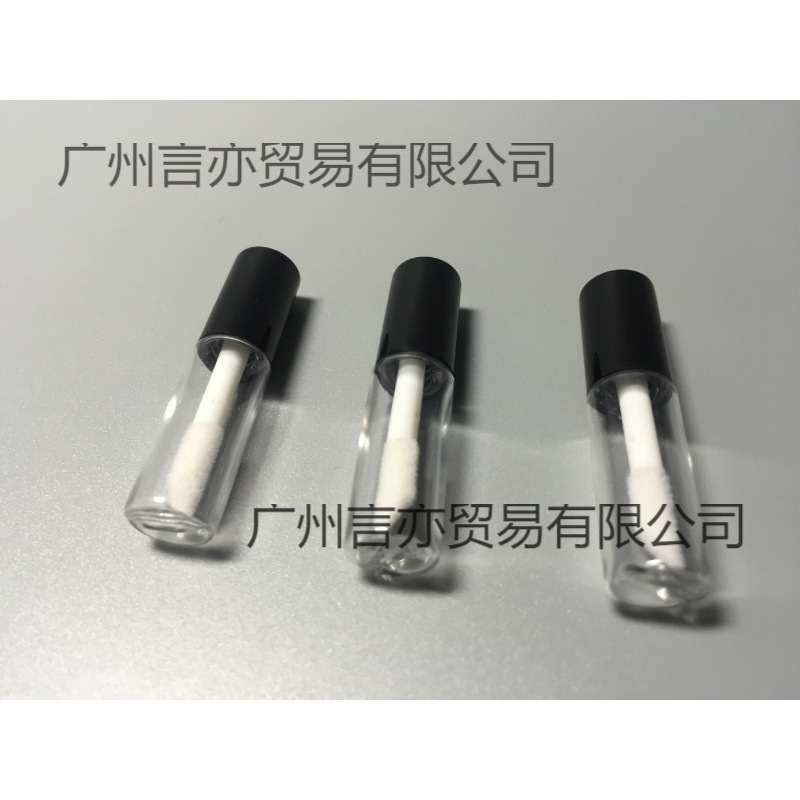 唇釉薬分注瓶1.2mlの試作品をセットした中空管口彩旅行油分は100郵便出張で満たされている|undefined