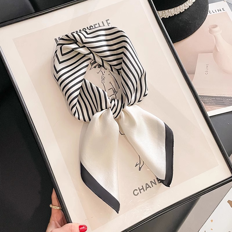 Bufanda de seda a rayas en blanco y negro para mujer primavera y otoño con una pequeña camisa cuadrada protector de cuello babero profesional bufanda de gasa fina