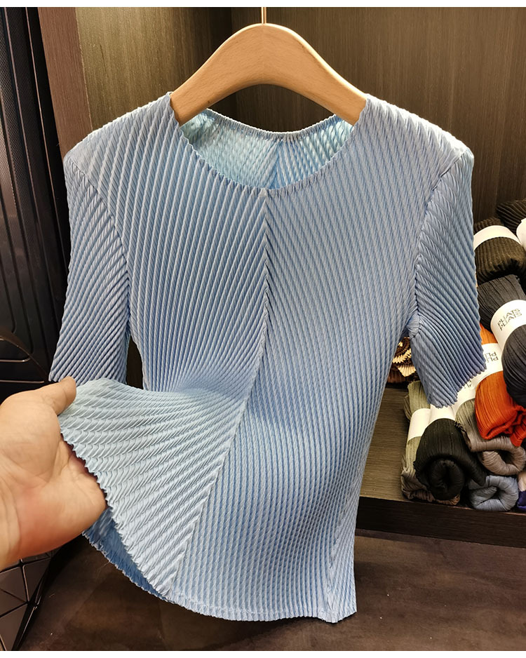 Áo thun cổ tròn xếp ly vảy rồng tay ngắn cao cấp nữ — Màu đen, tinh bột củ sen, màu tím đậm, bột hoa anh đào chi tiết 15