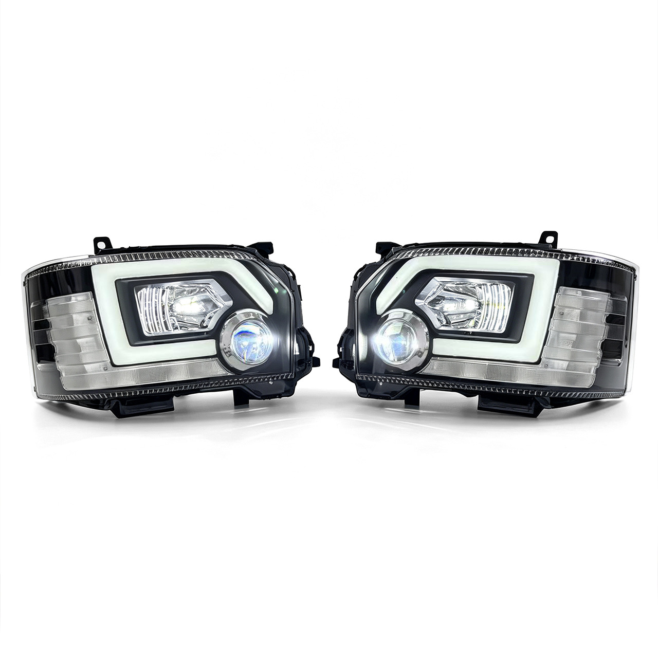 Suitable for 14-18 Toyota Hiace front headlight modification with LED daytime running lights and turn signals