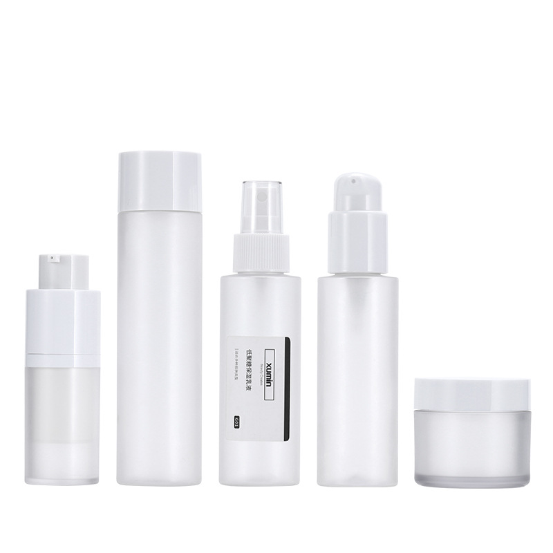 En stock productos de cuidado de la piel esmerilado conjunto botella crema puede rociar botella presionando botella de loción 15ml vacío sub-botella